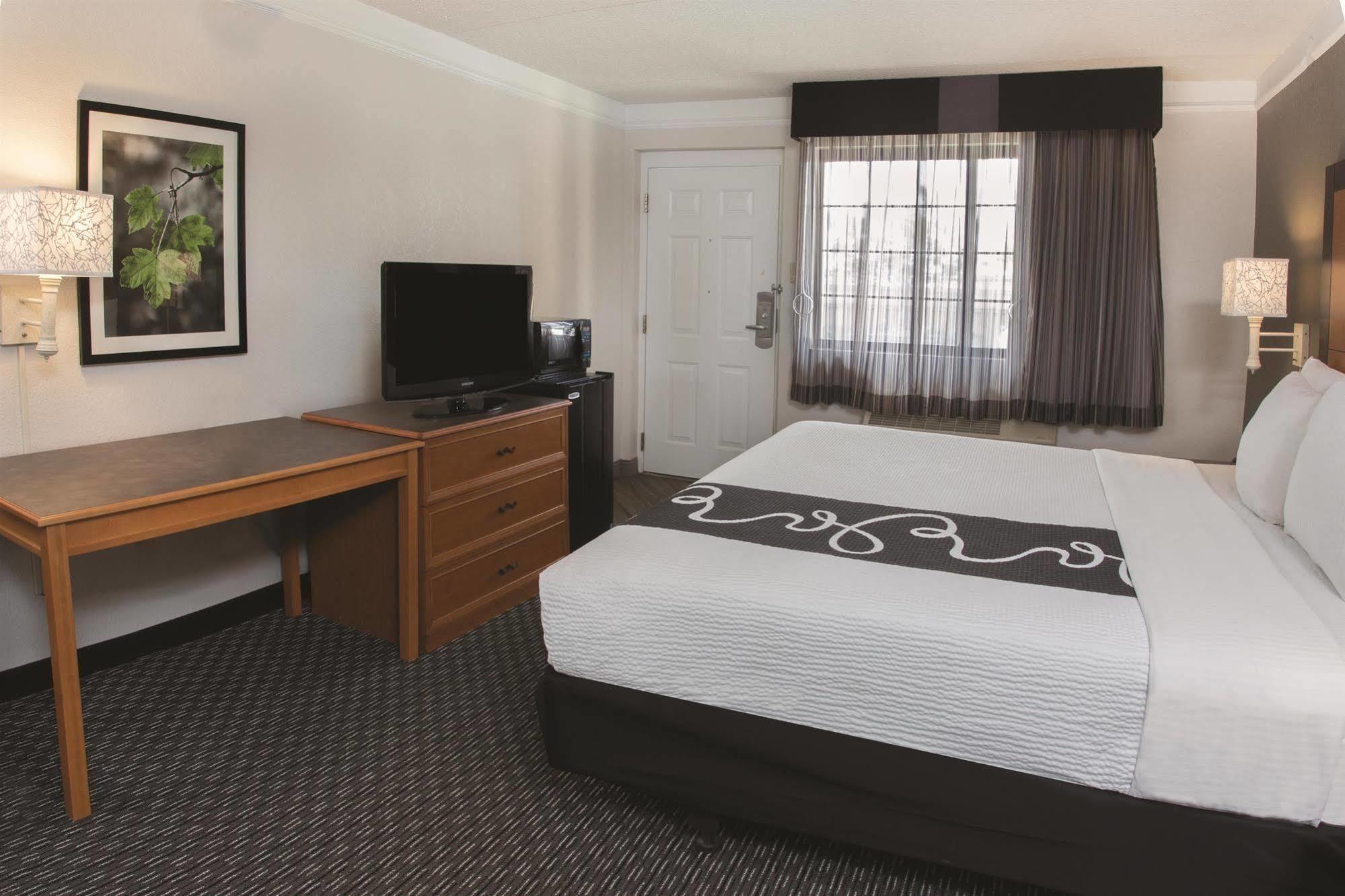 La Quinta By Wyndham Phoenix Mesa West Bagian luar foto
